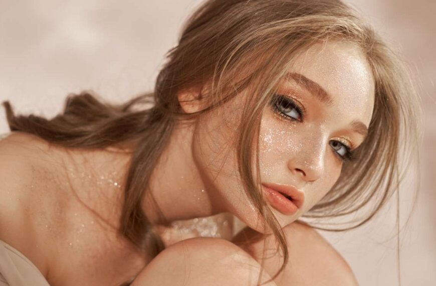 expert tips for banishing under eye bags and puffiness!